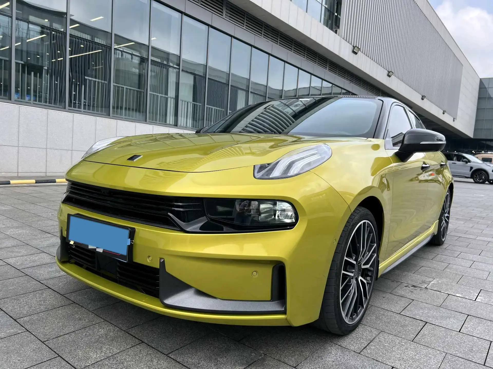 2022 LYNK&CO 03 view 1