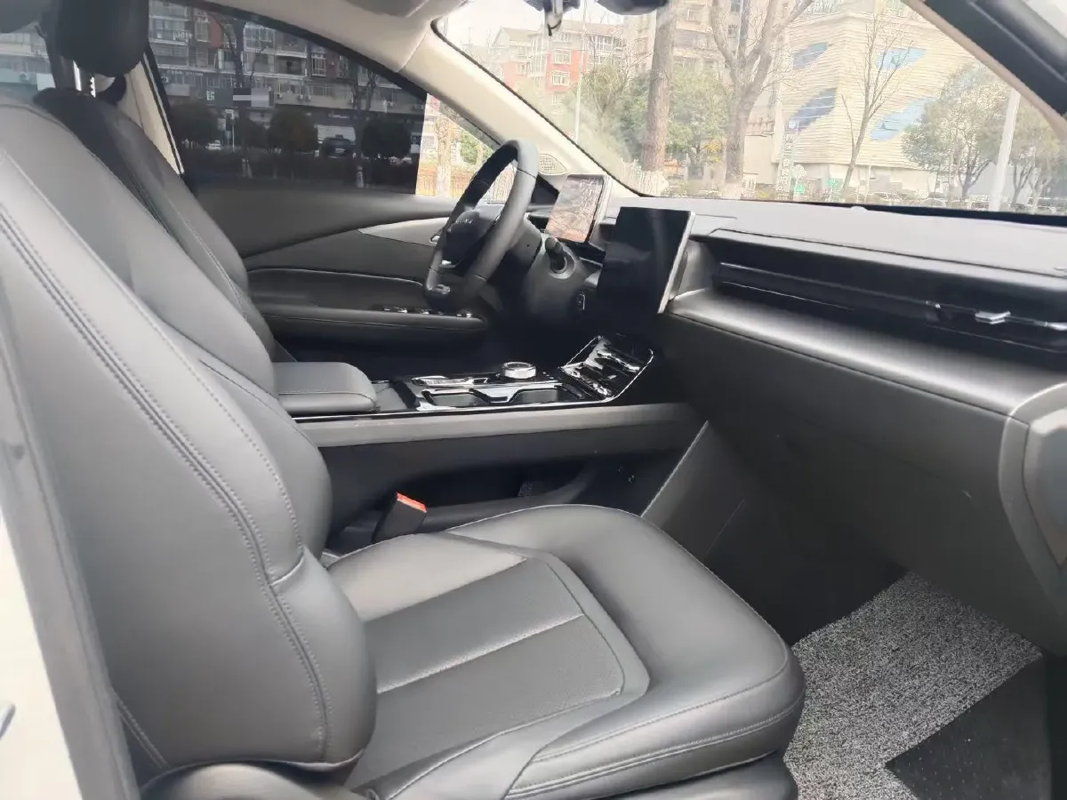 2024 WuLing E5 BEV 54.3KWH,autocango,china used car exporter,china ev exporter,chinese used car exporter,chinese used ev exporter