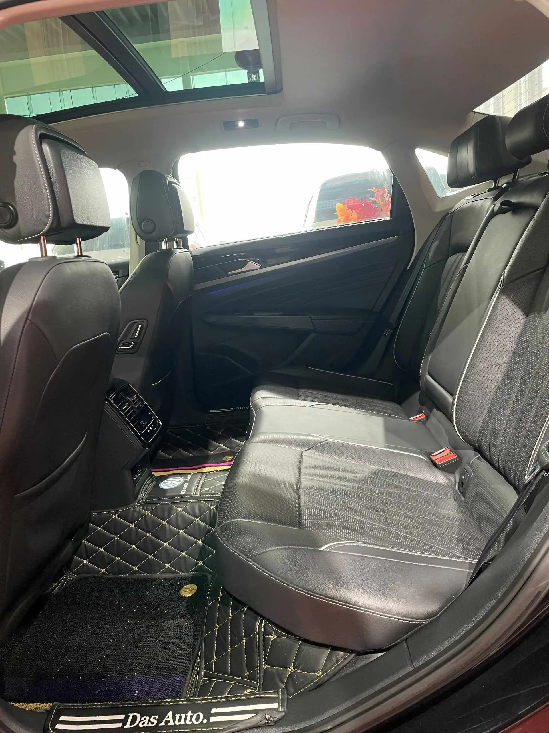 2022 VOLKSWAGEN PASSAT thumbnail 3