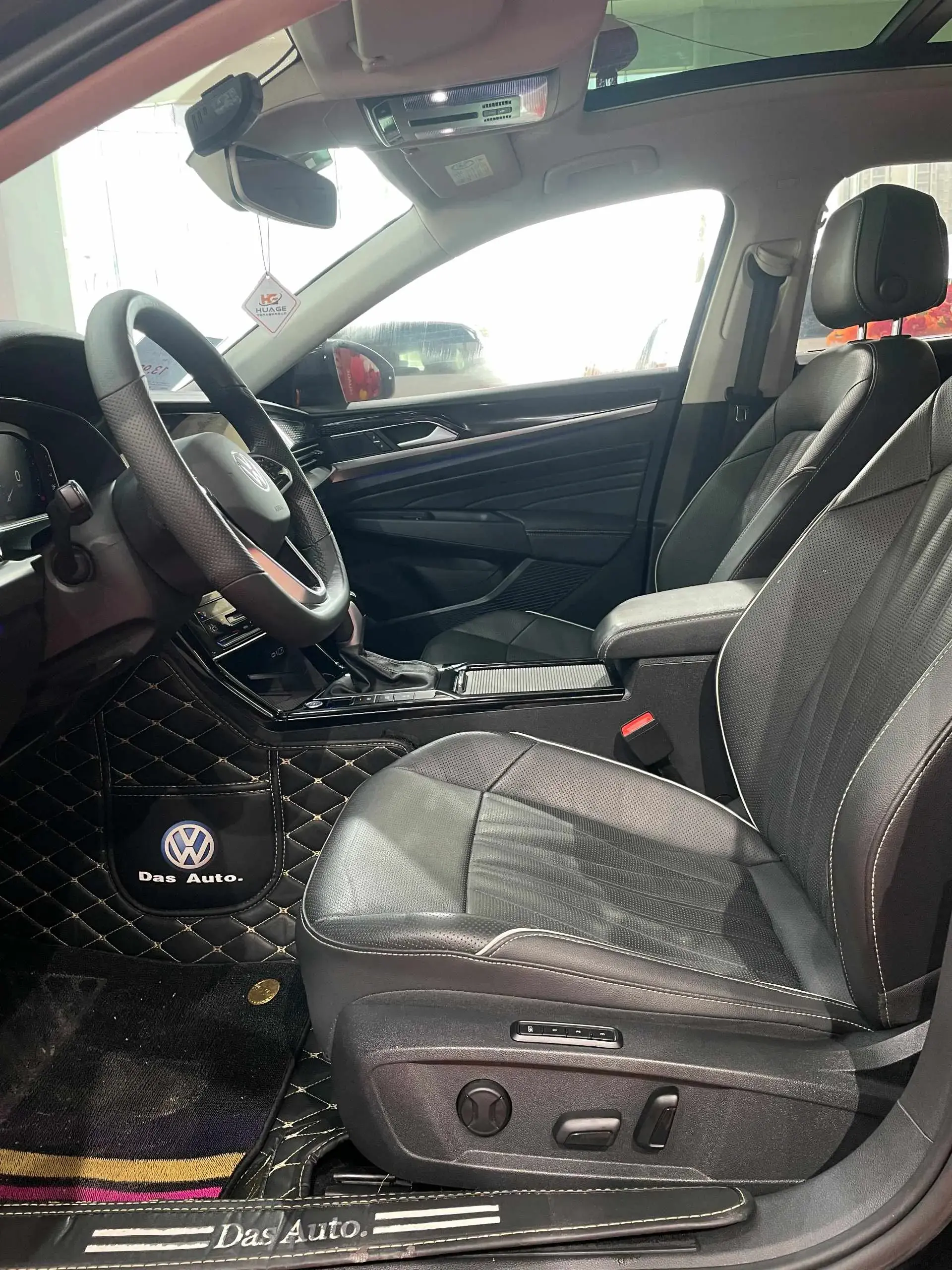 2022 VOLKSWAGEN PASSAT thumbnail 2