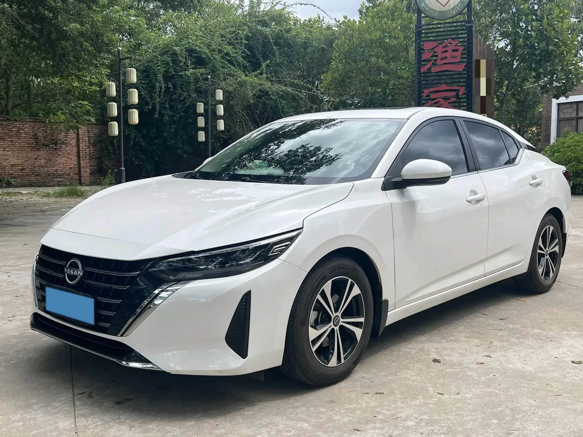 2023 NISSAN SYLPHY view 1