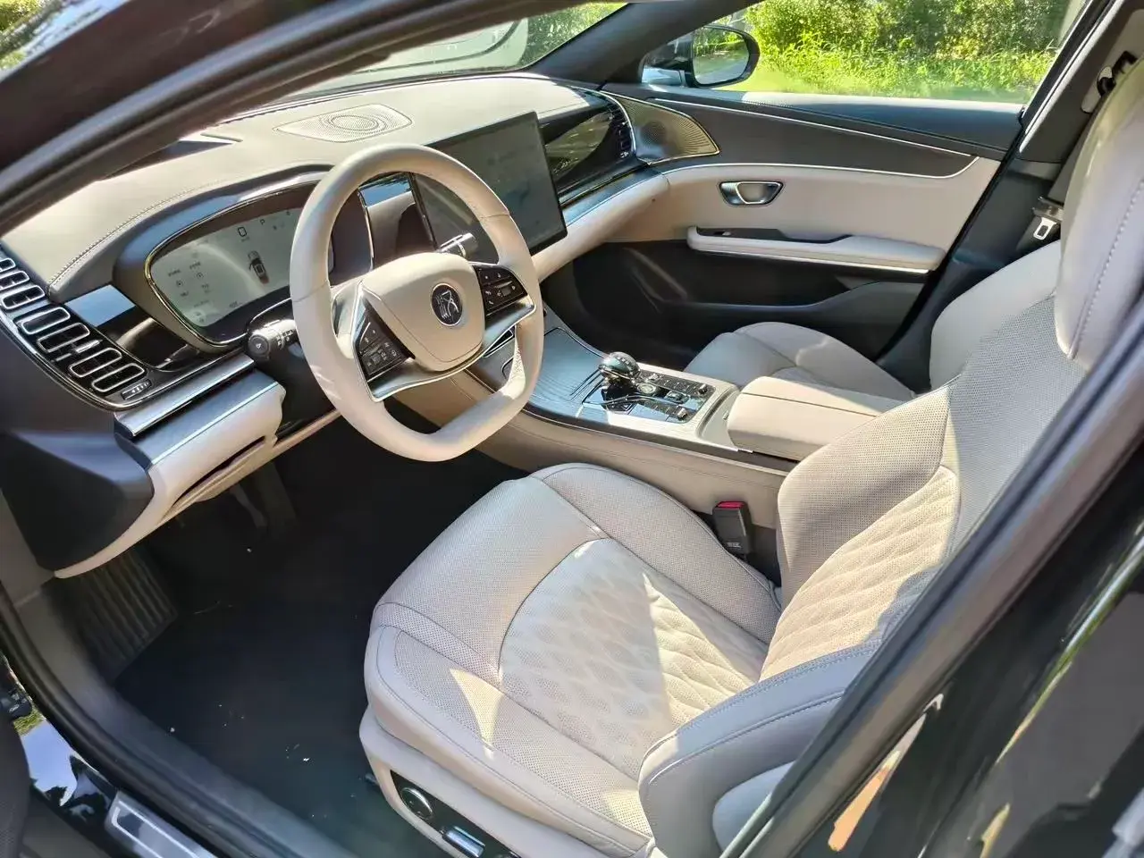 2025 BYD HAN thumbnail 3