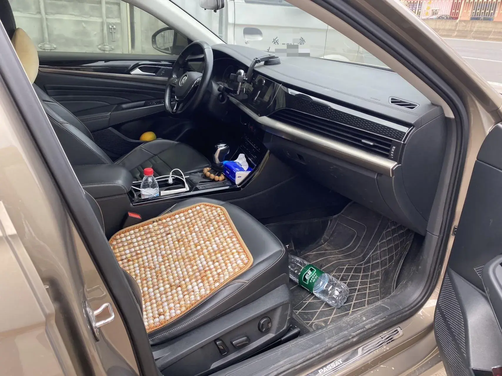 2020 VOLKSWAGEN PASSAT thumbnail 4