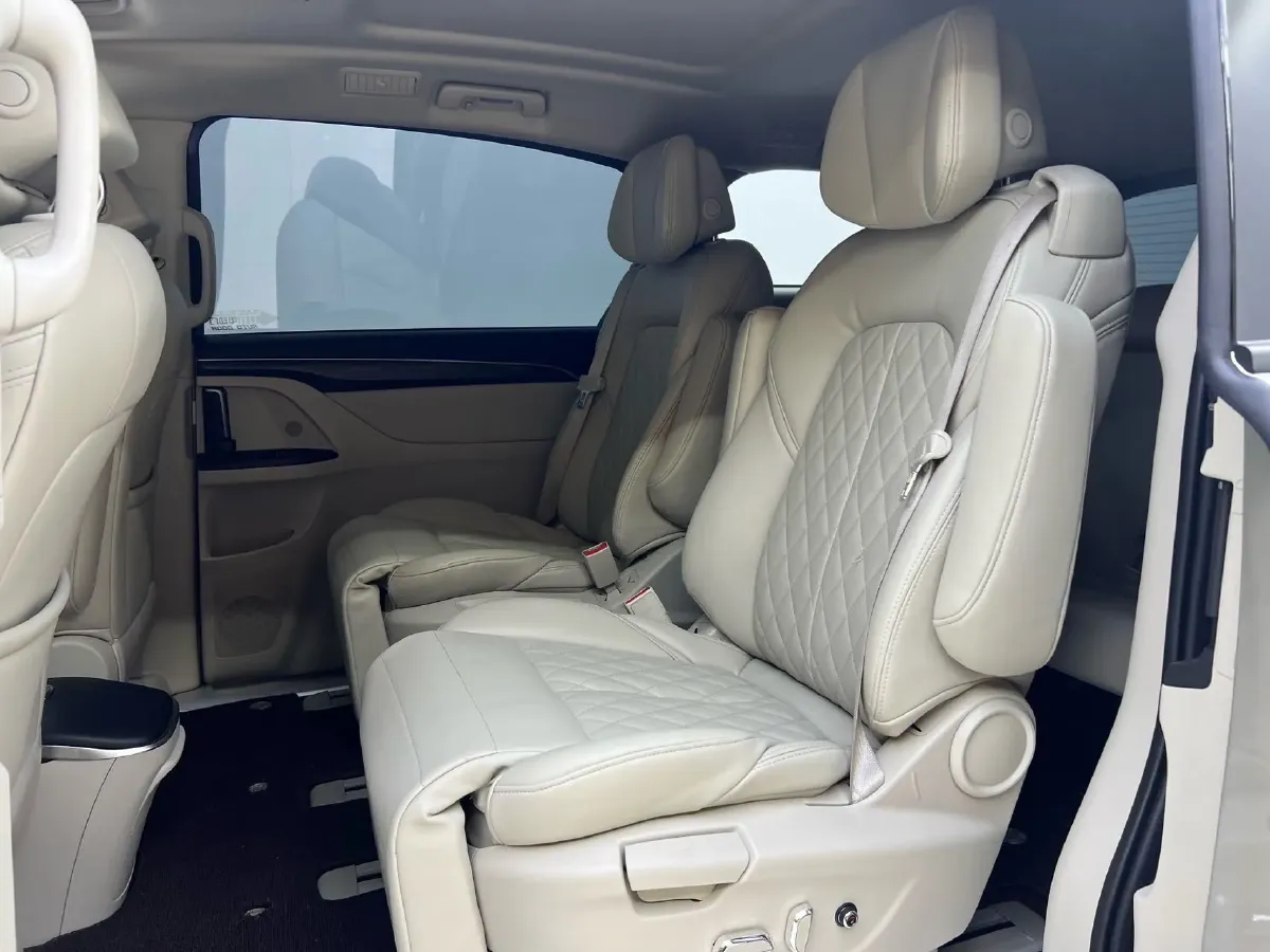 2023 Buick GL8 2.0T 237HP L4 9AT,autocango,china used car exporter,china ev exporter,chinese used car exporter,chinese used ev exporter