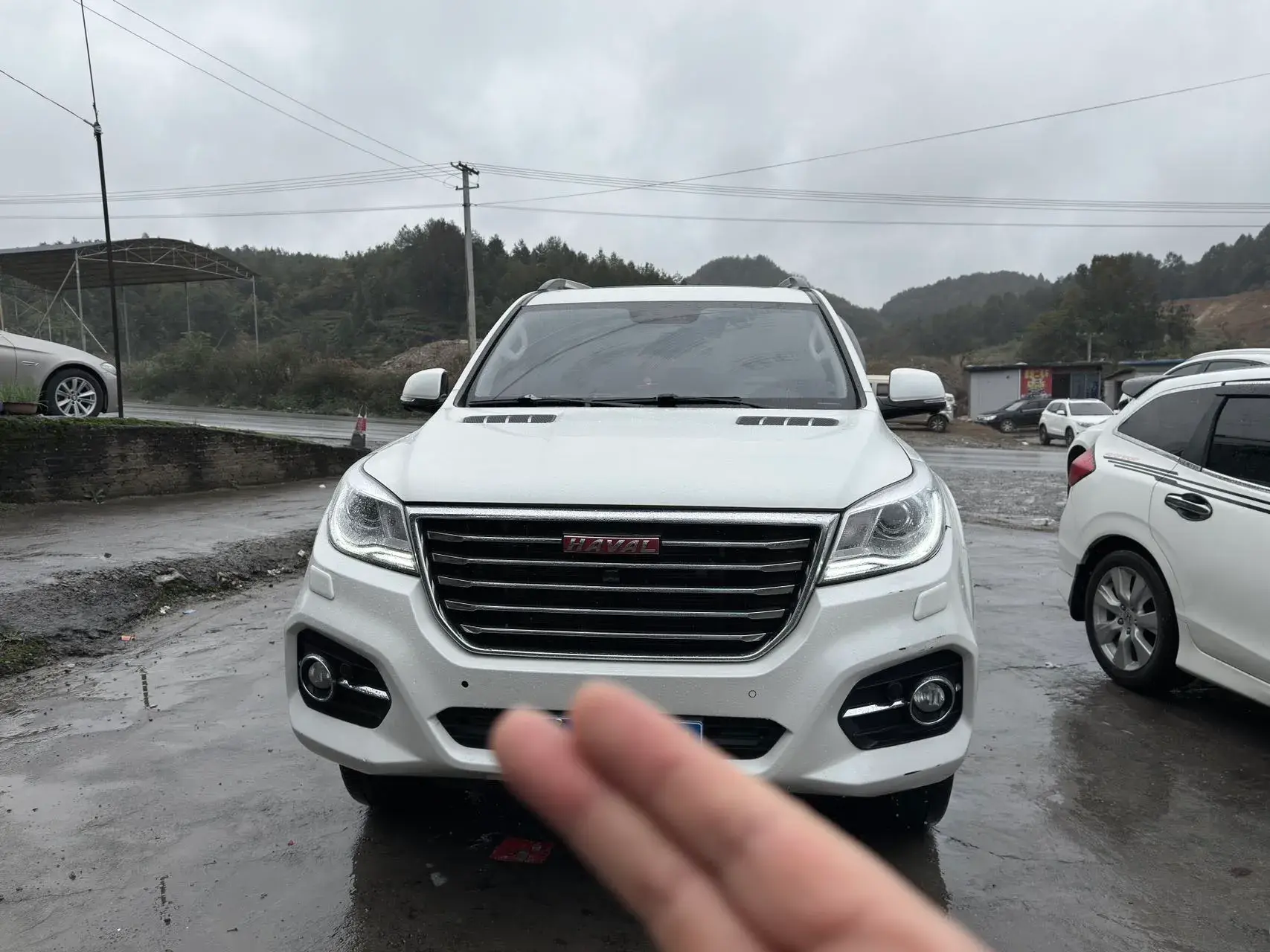 2017 HAVAL H9 thumbnail 2