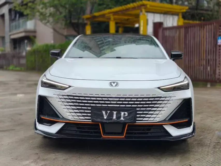 2023 CHANGAN UNI-V thumbnail 2