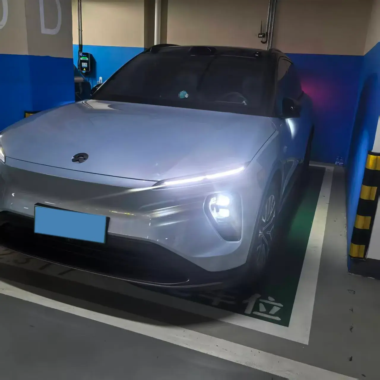 2023 NIO ES6 view 1