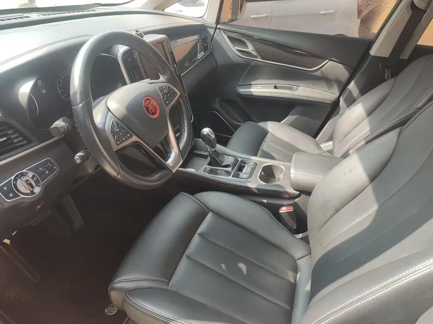 2017 BYD SONG thumbnail 4