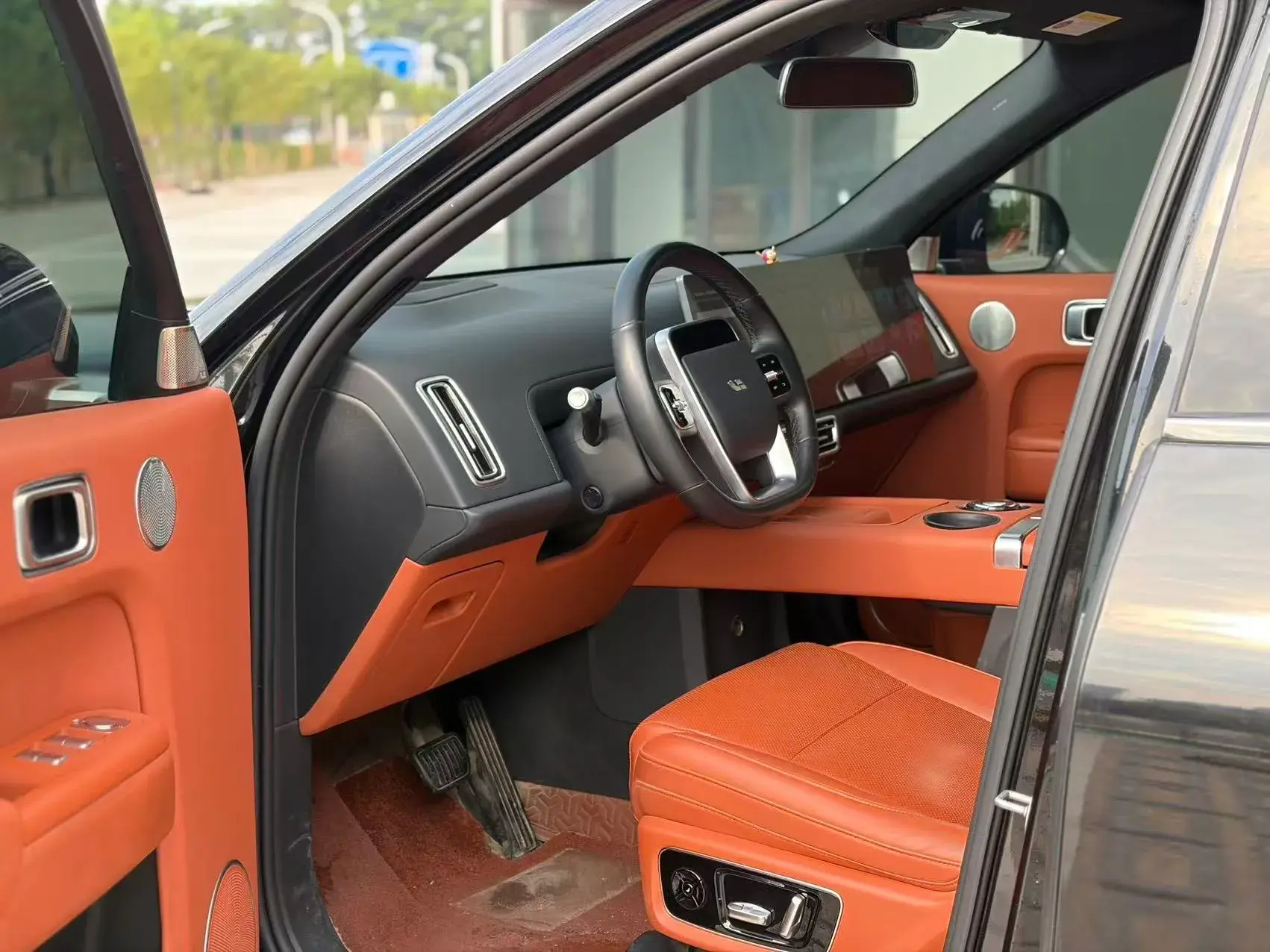 2023 LI L8 thumbnail 4