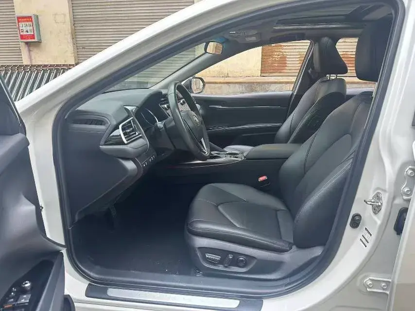 2019 TOYOTA CAMRY thumbnail 4