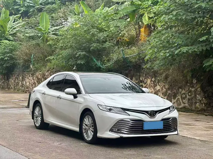 2019 TOYOTA CAMRY thumbnail 3