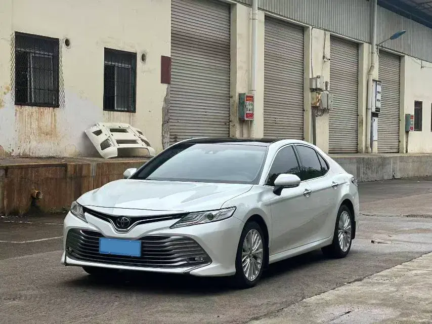 2019 TOYOTA CAMRY view 1