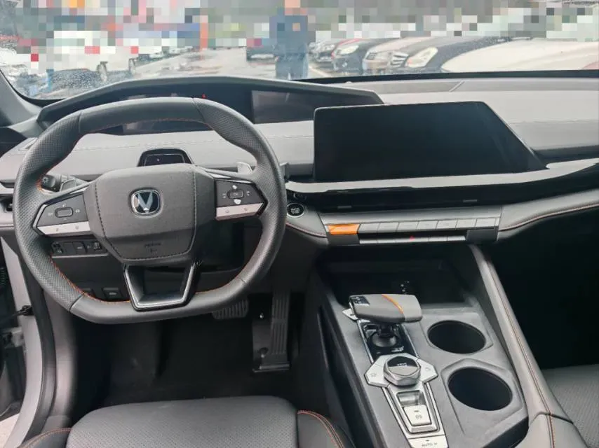 2022 ChangAn UNI-V 1.5T 188HP L4 7DCT,autocango,china used car exporter,china ev exporter,chinese used car exporter,chinese used ev exporter