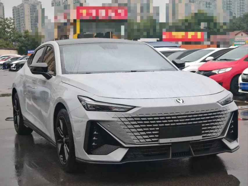 2022 ChangAn UNI-V 1.5T 188HP L4 7DCT,autocango,china used car exporter,china ev exporter,chinese used car exporter,chinese used ev exporter