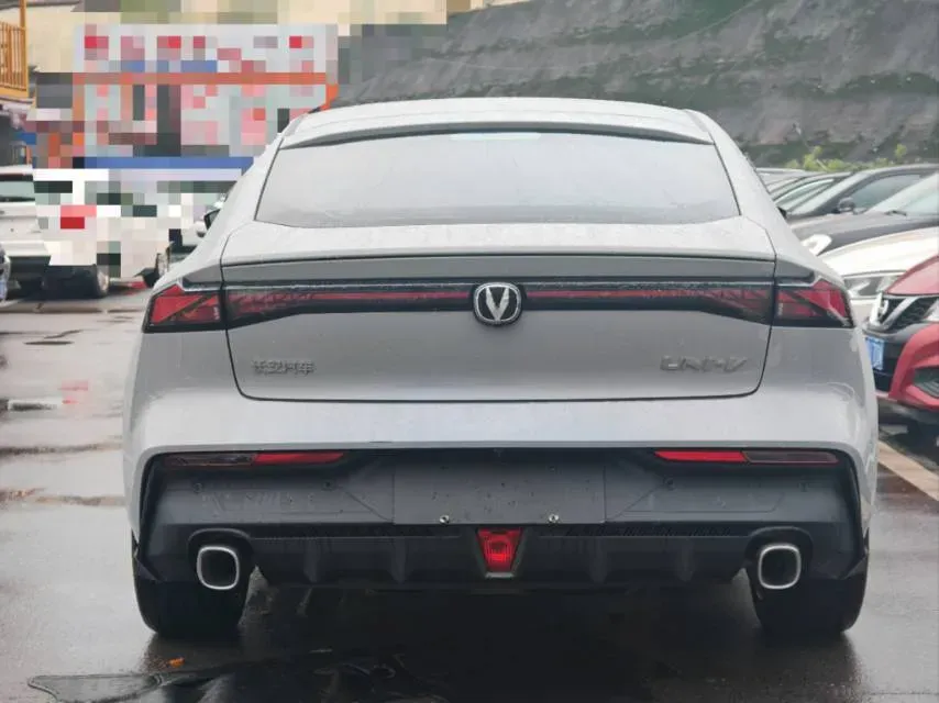 2022 ChangAn UNI-V 1.5T 188HP L4 7DCT,autocango,china used car exporter,china ev exporter,chinese used car exporter,chinese used ev exporter