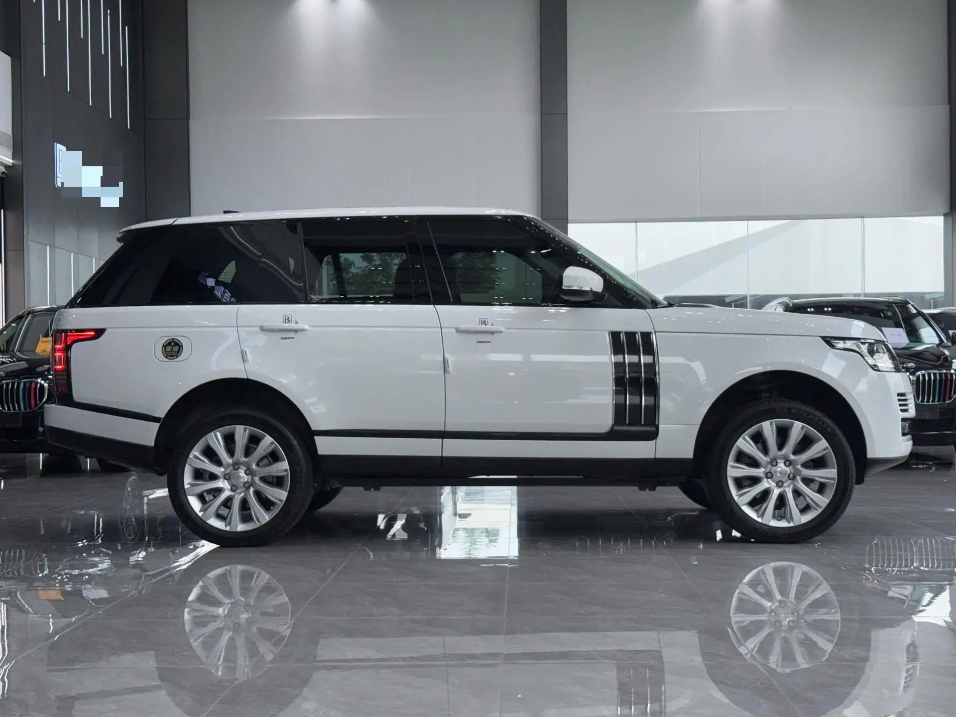 2016 LAND ROVER thumbnail 3