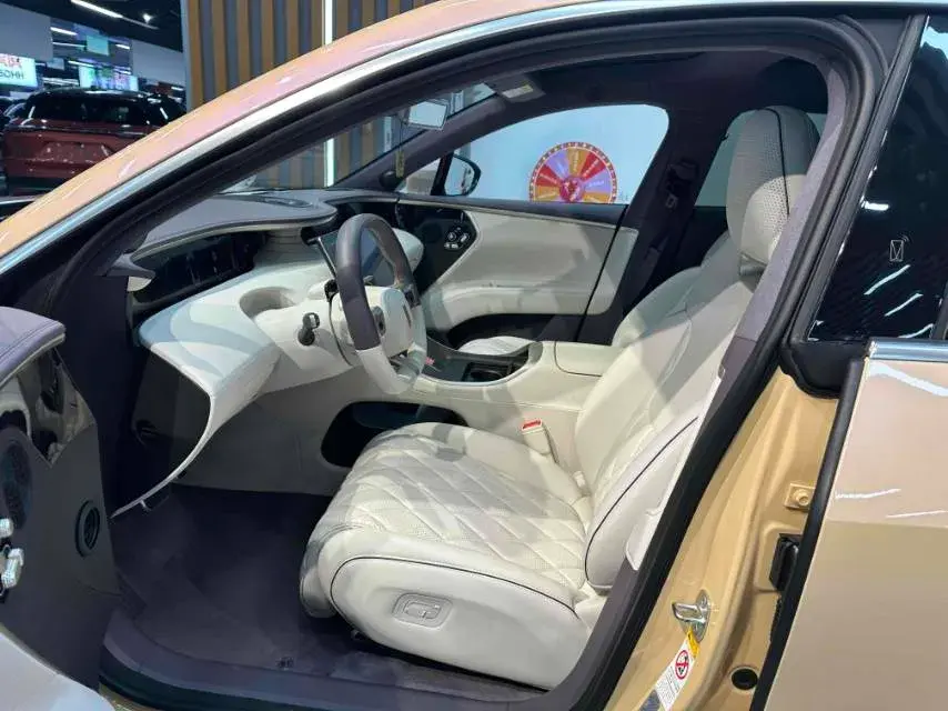 2024 AVATR 11 thumbnail 4