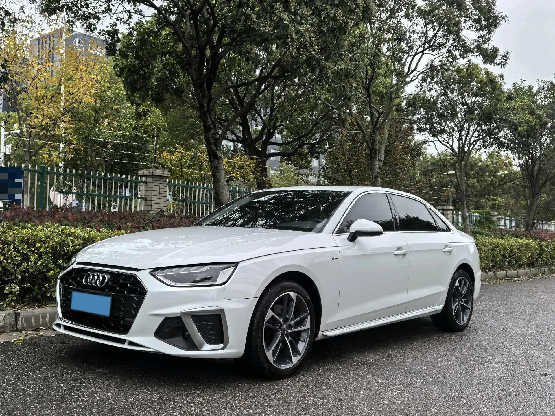 2020 AUDI A4L view 1