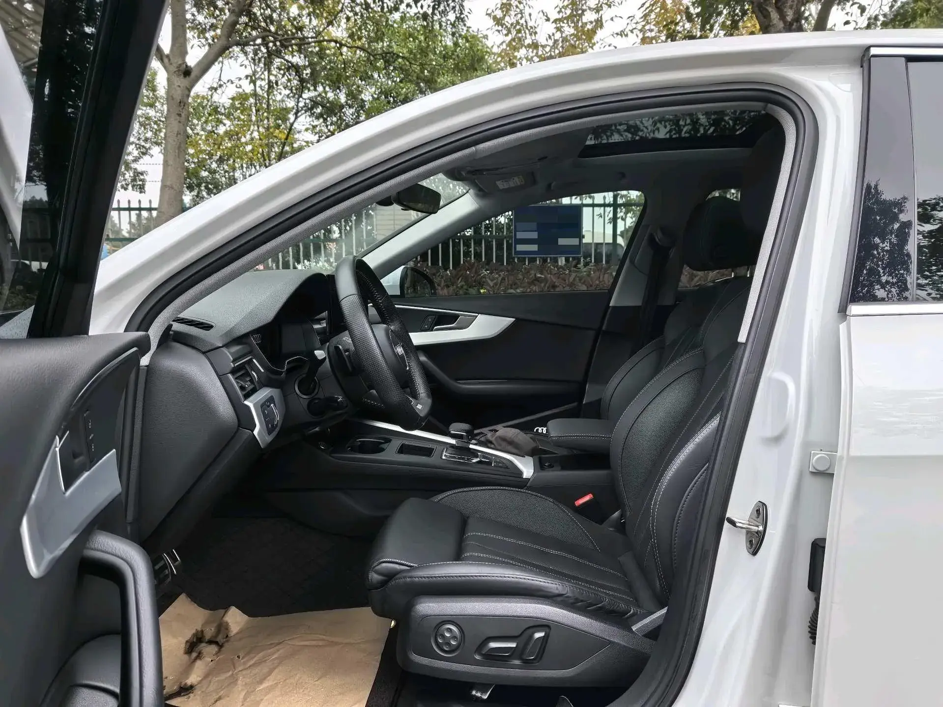 2020 AUDI A4L thumbnail 3