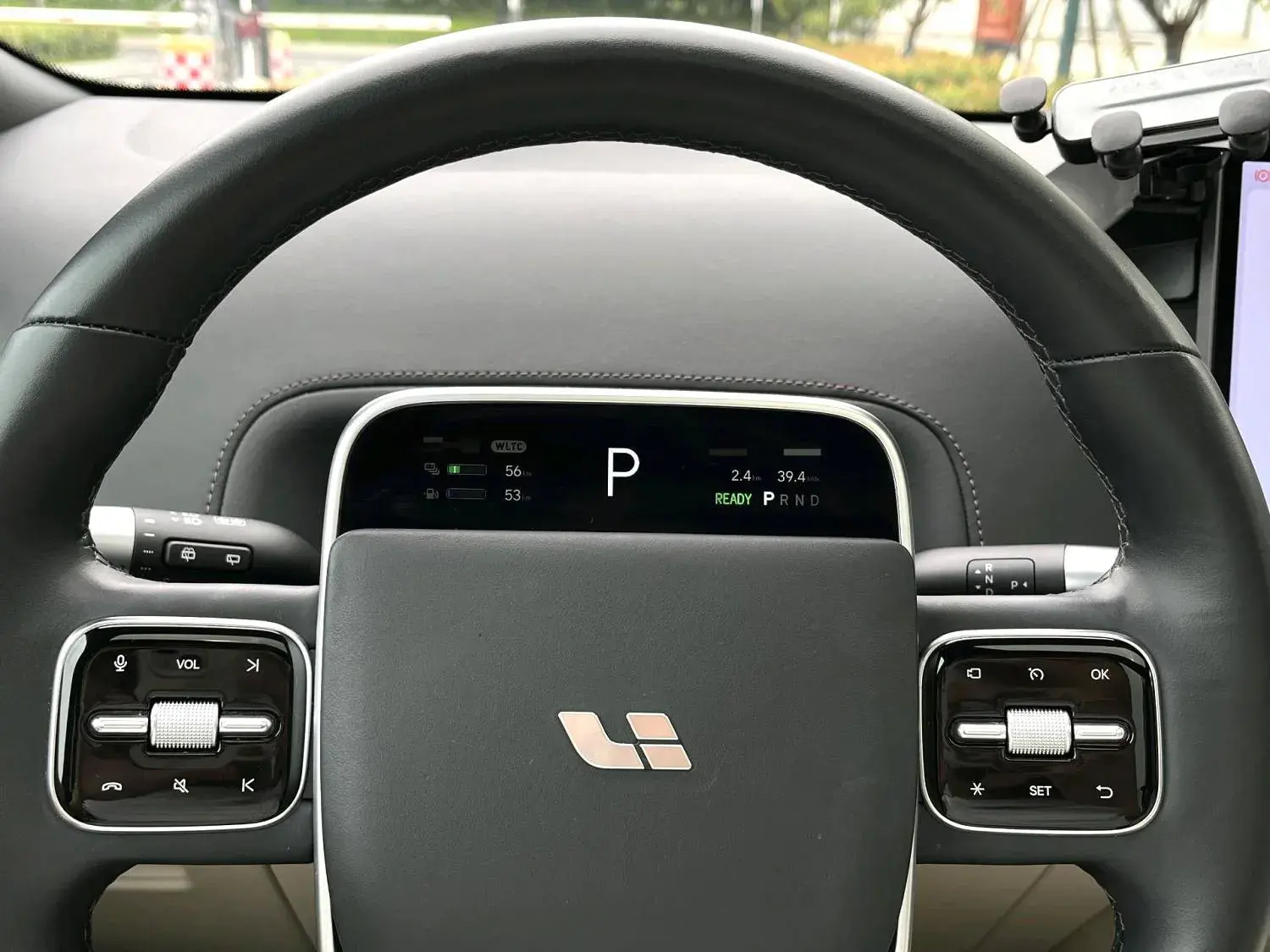 2023 LI L8 thumbnail 4