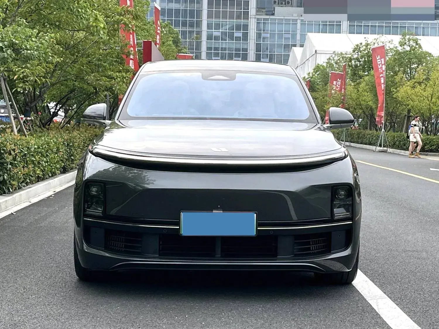 2023 LI L8 thumbnail 2