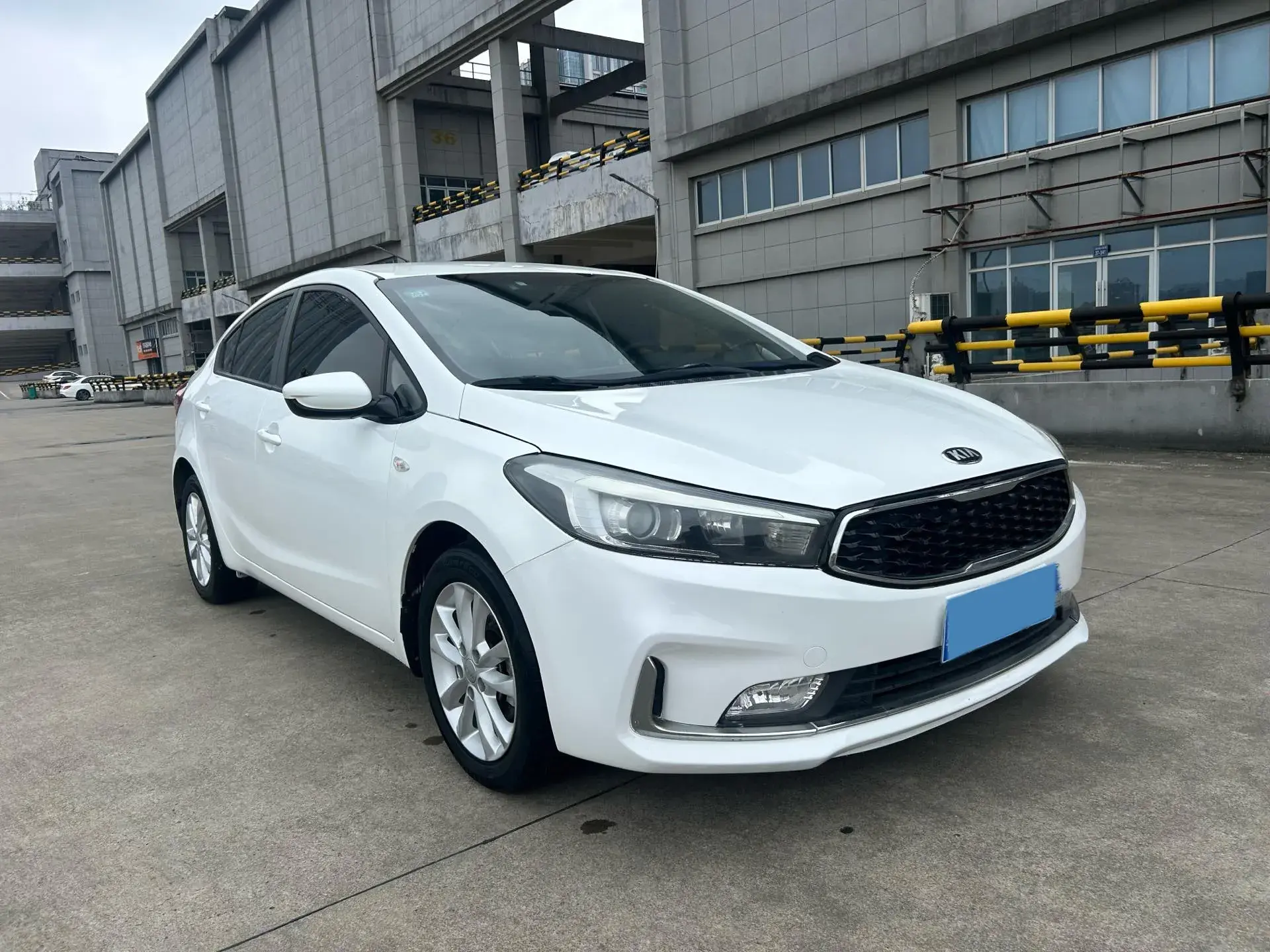 2016 KIA K3 thumbnail 3