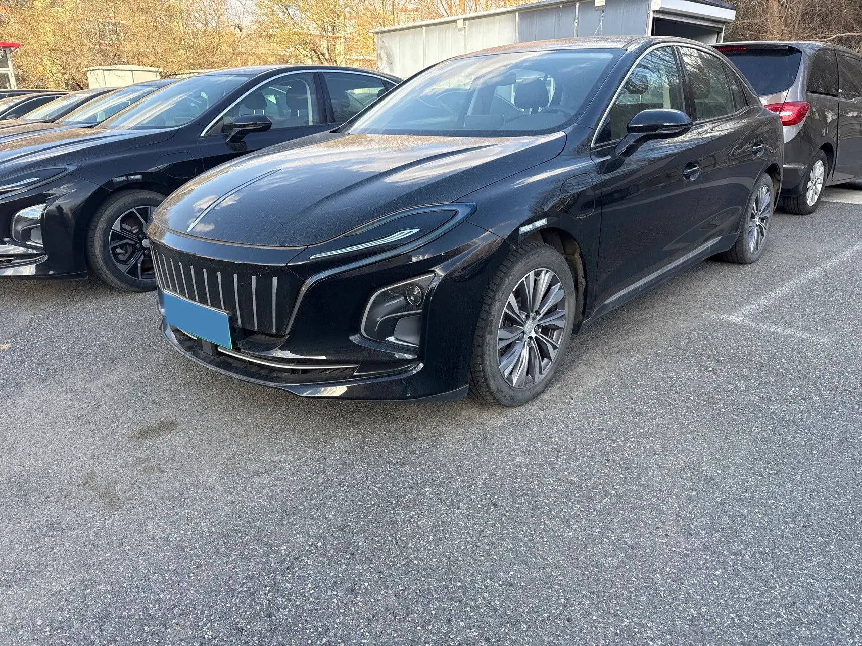 2022 HONGQI E-QM5 view 1