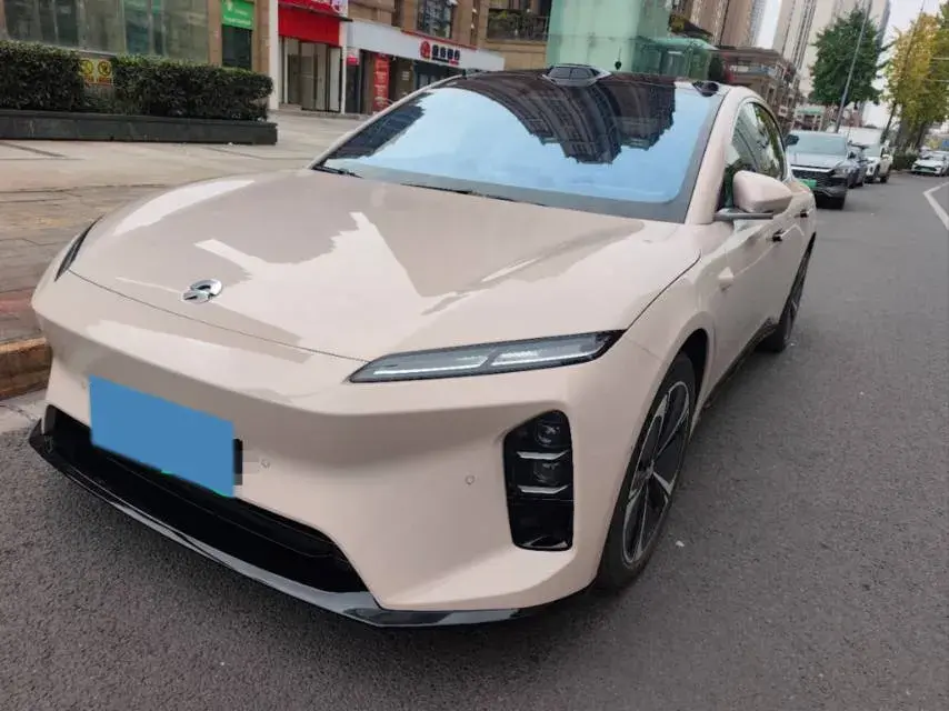 2025 NIO ET5 BEV
