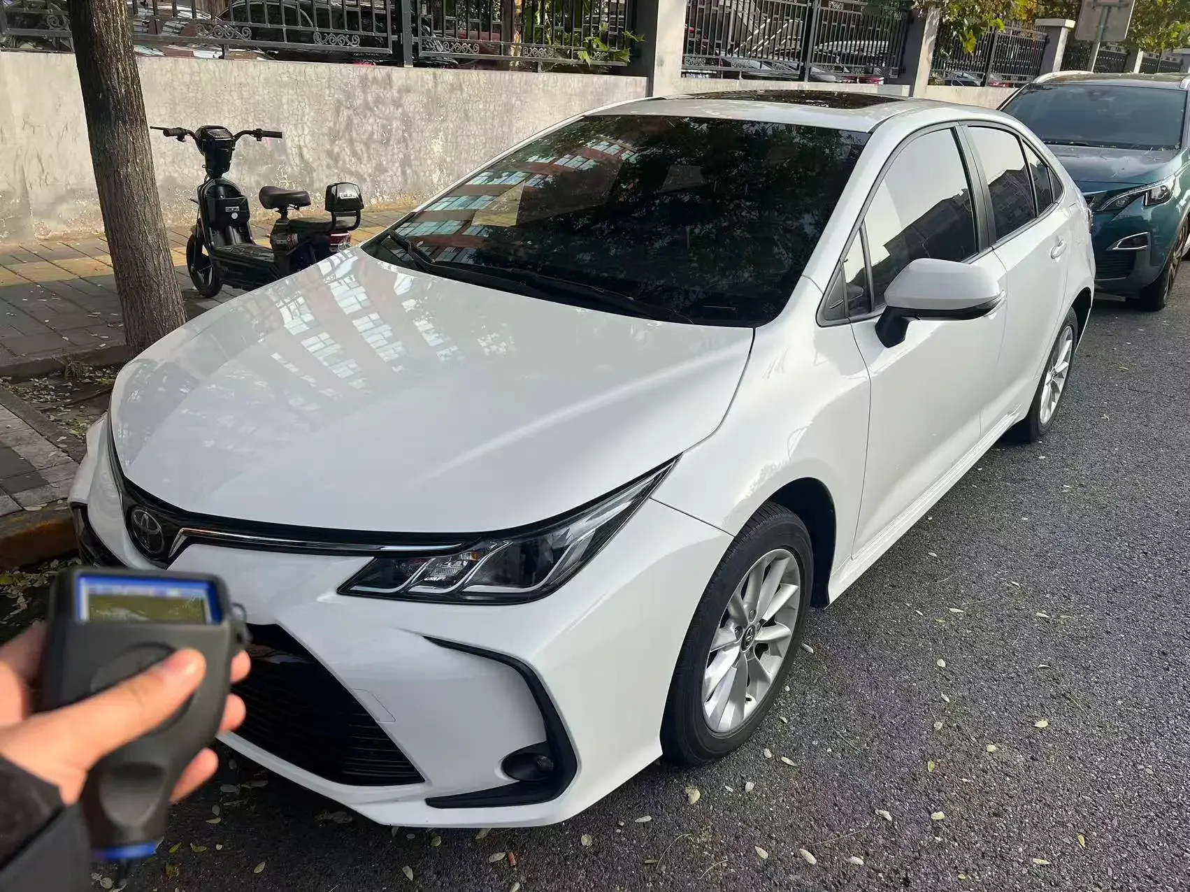 2021 TOYOTA COROLLA view 1