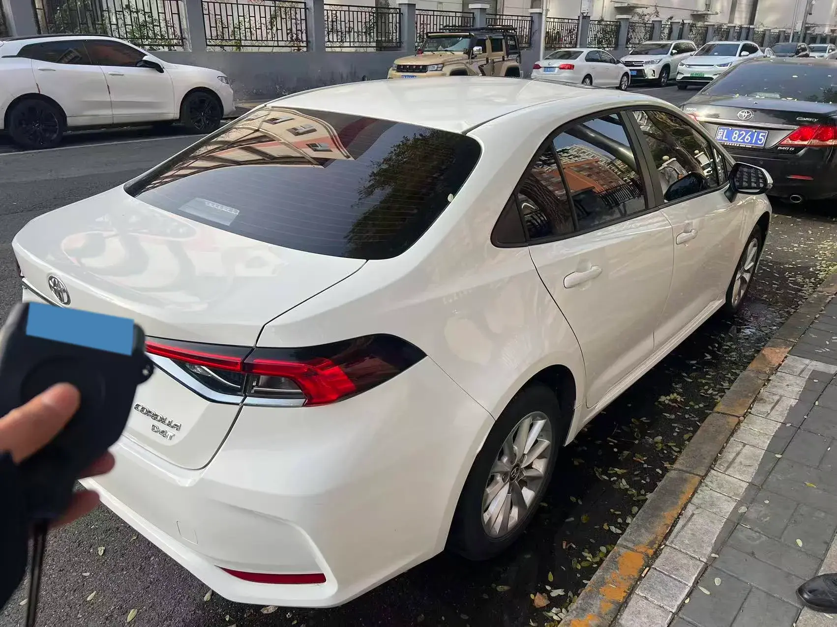 2021 TOYOTA COROLLA thumbnail 2