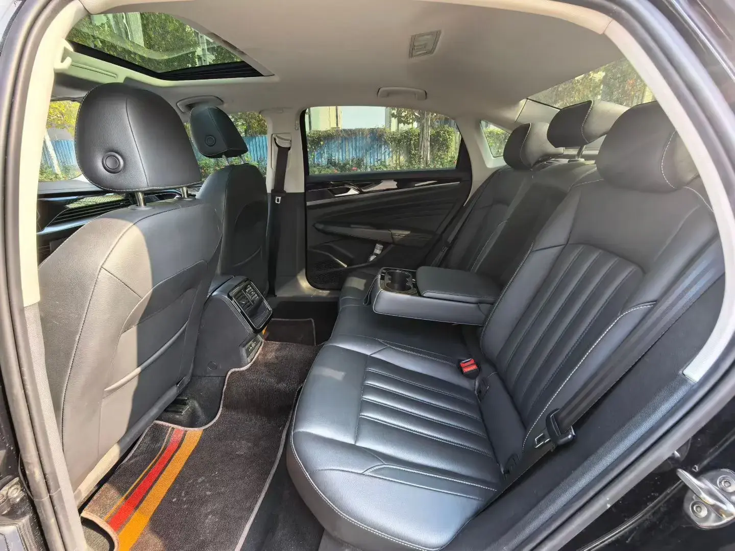 2022 VOLKSWAGEN PASSAT thumbnail 3