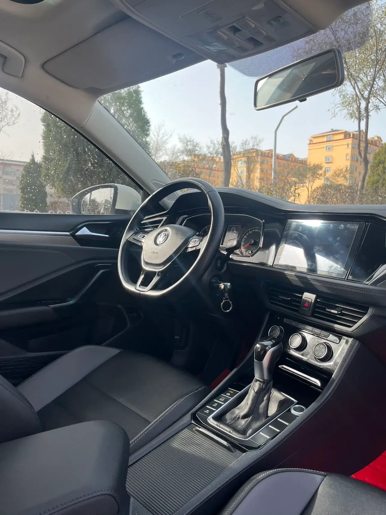 2019 VOLKSWAGEN SAGITAR thumbnail 4