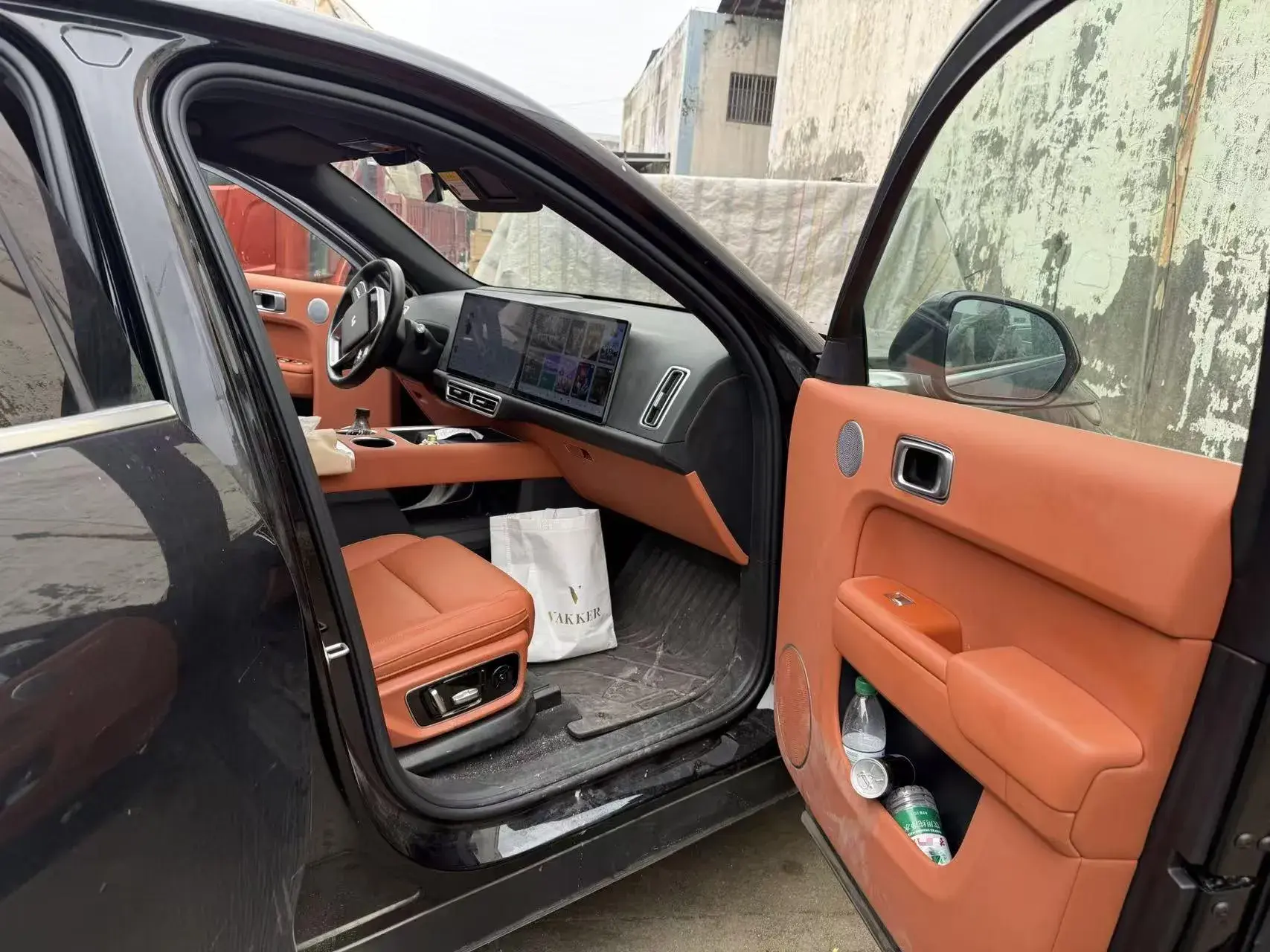 2024 LI L7 thumbnail 3