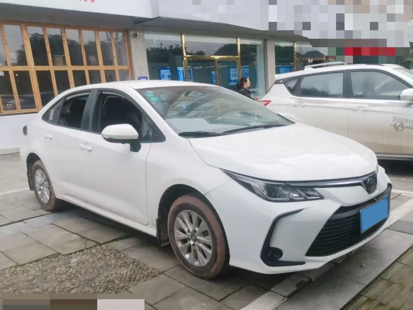 2019 TOYOTA COROLLA thumbnail 2
