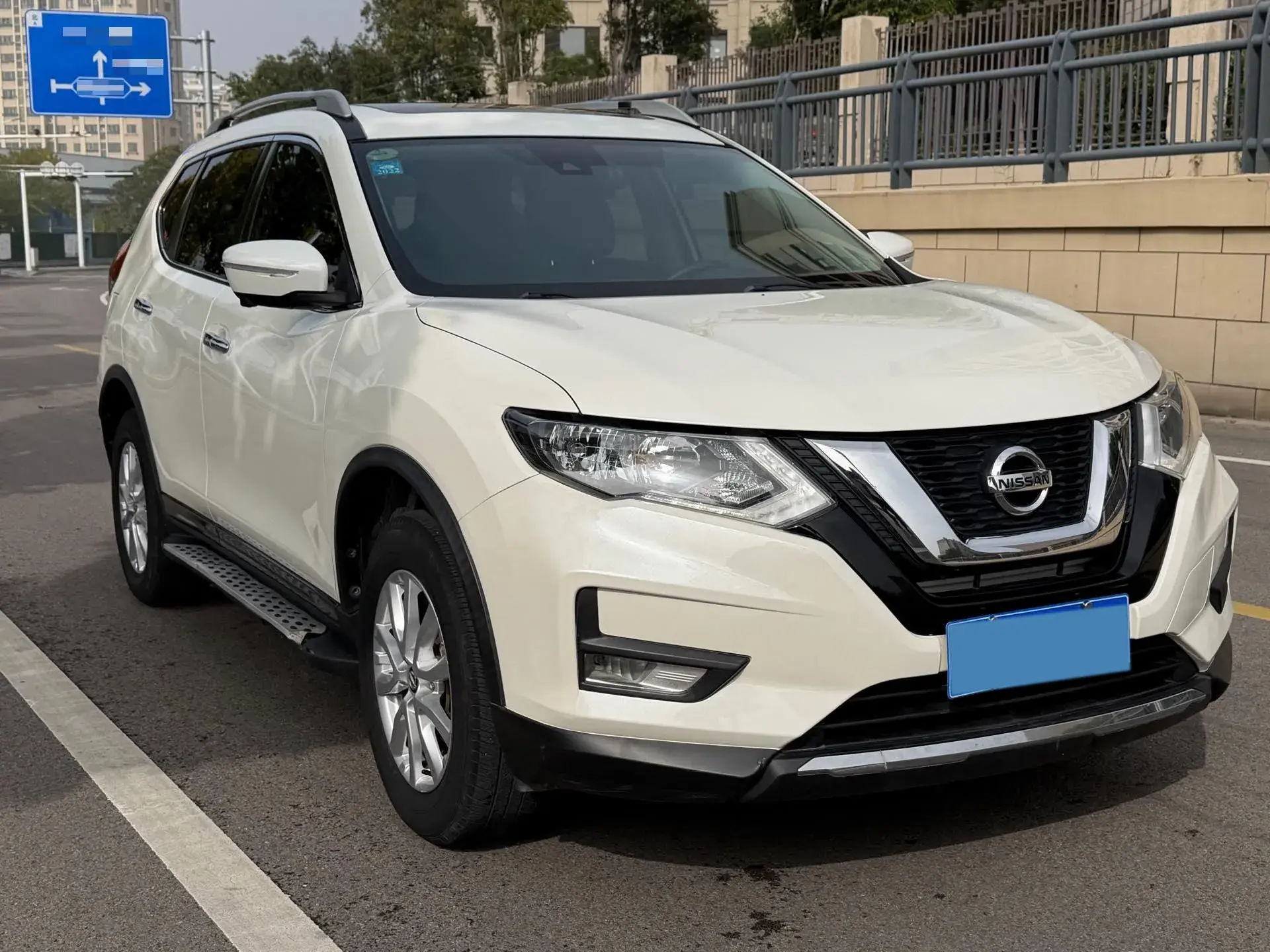2019 NISSAN X-TRAIL thumbnail 3