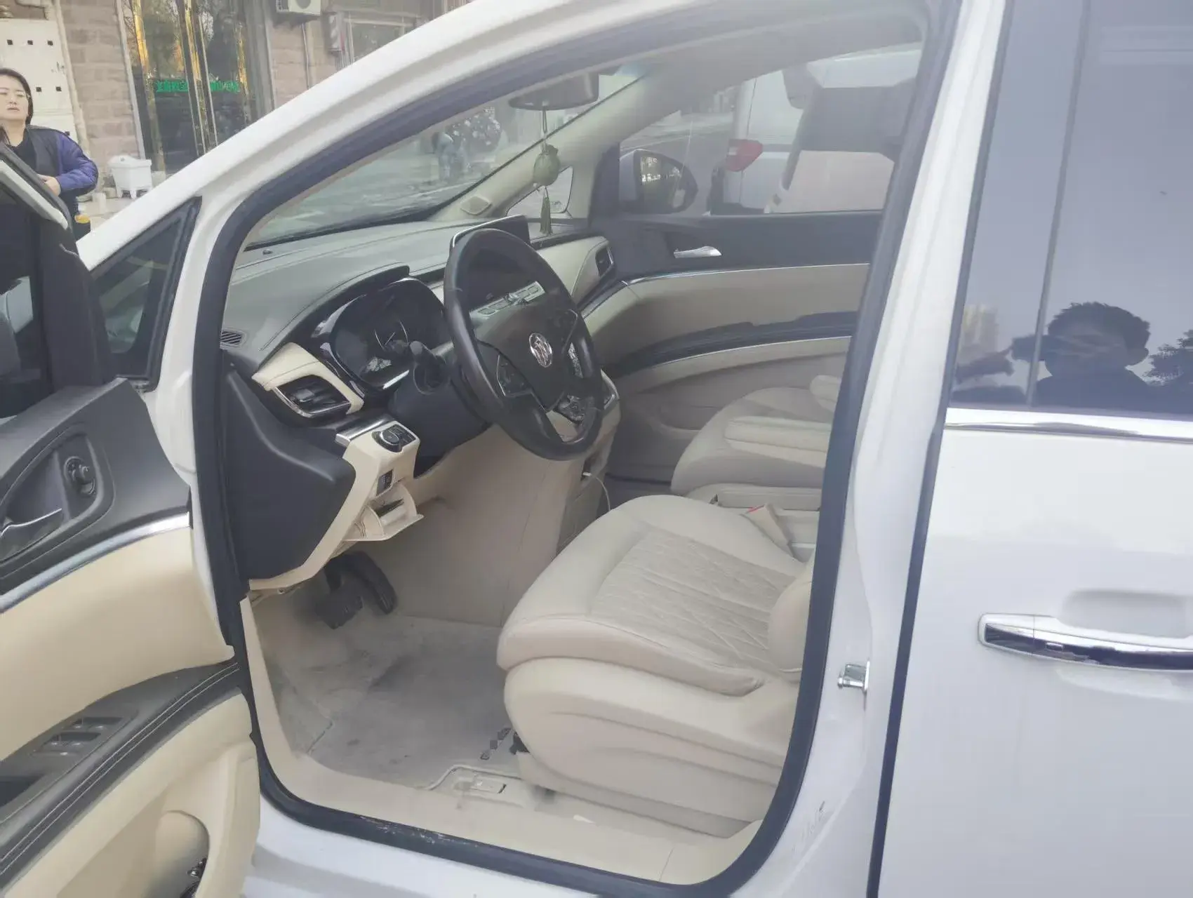 2023 BUICK GL8 thumbnail 3