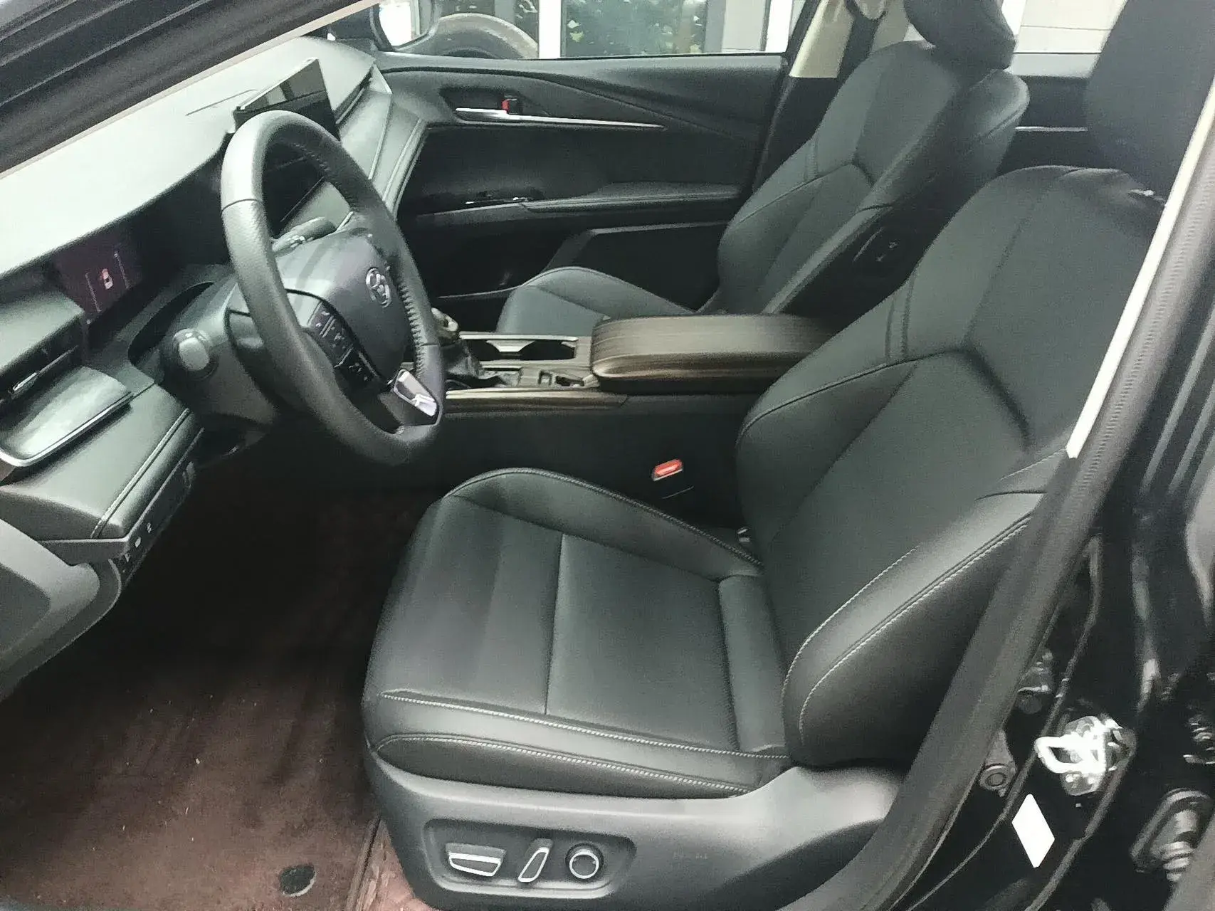 2024 TOYOTA CAMRY thumbnail 4