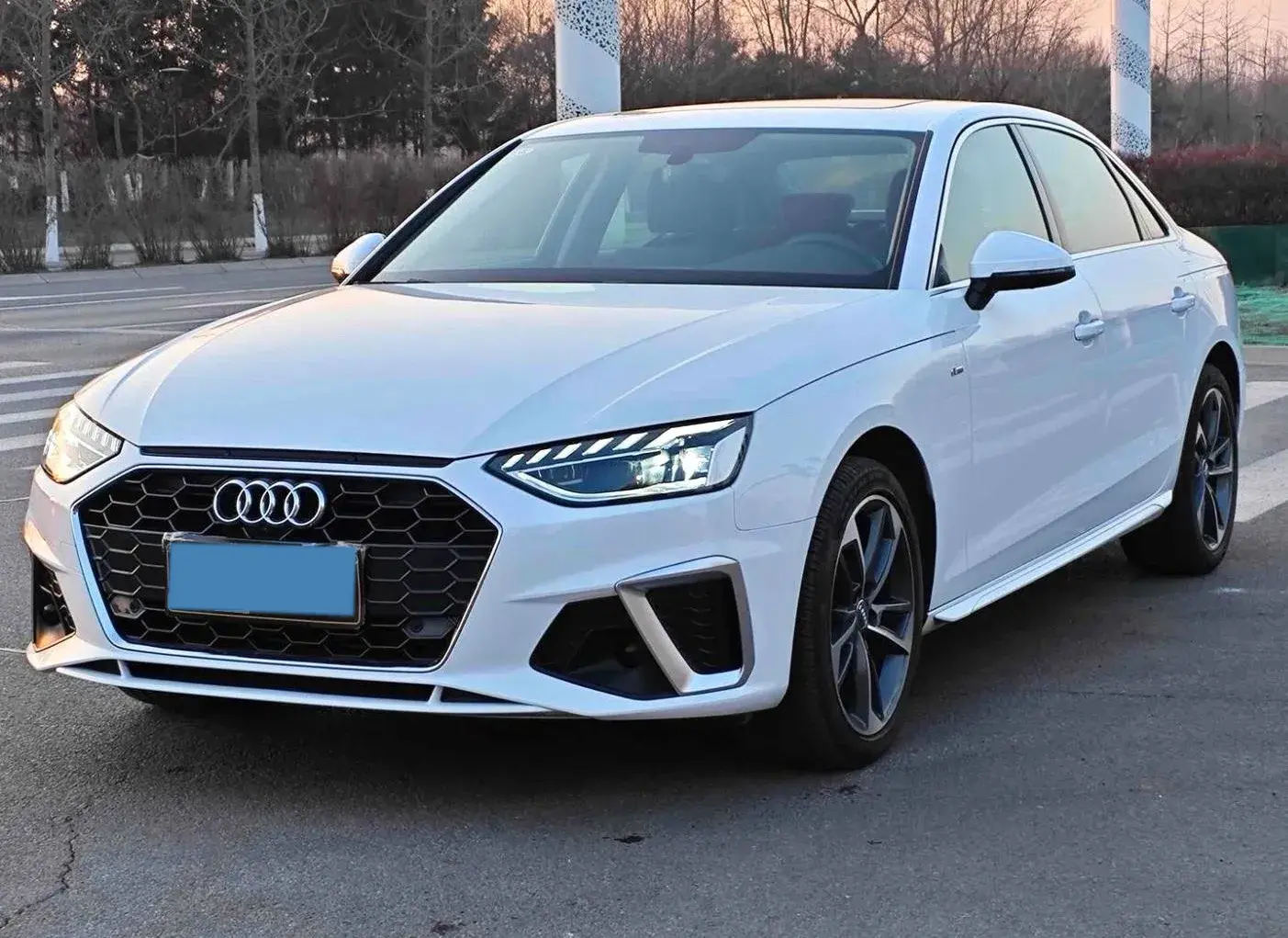 2020 AUDI A4L view 1