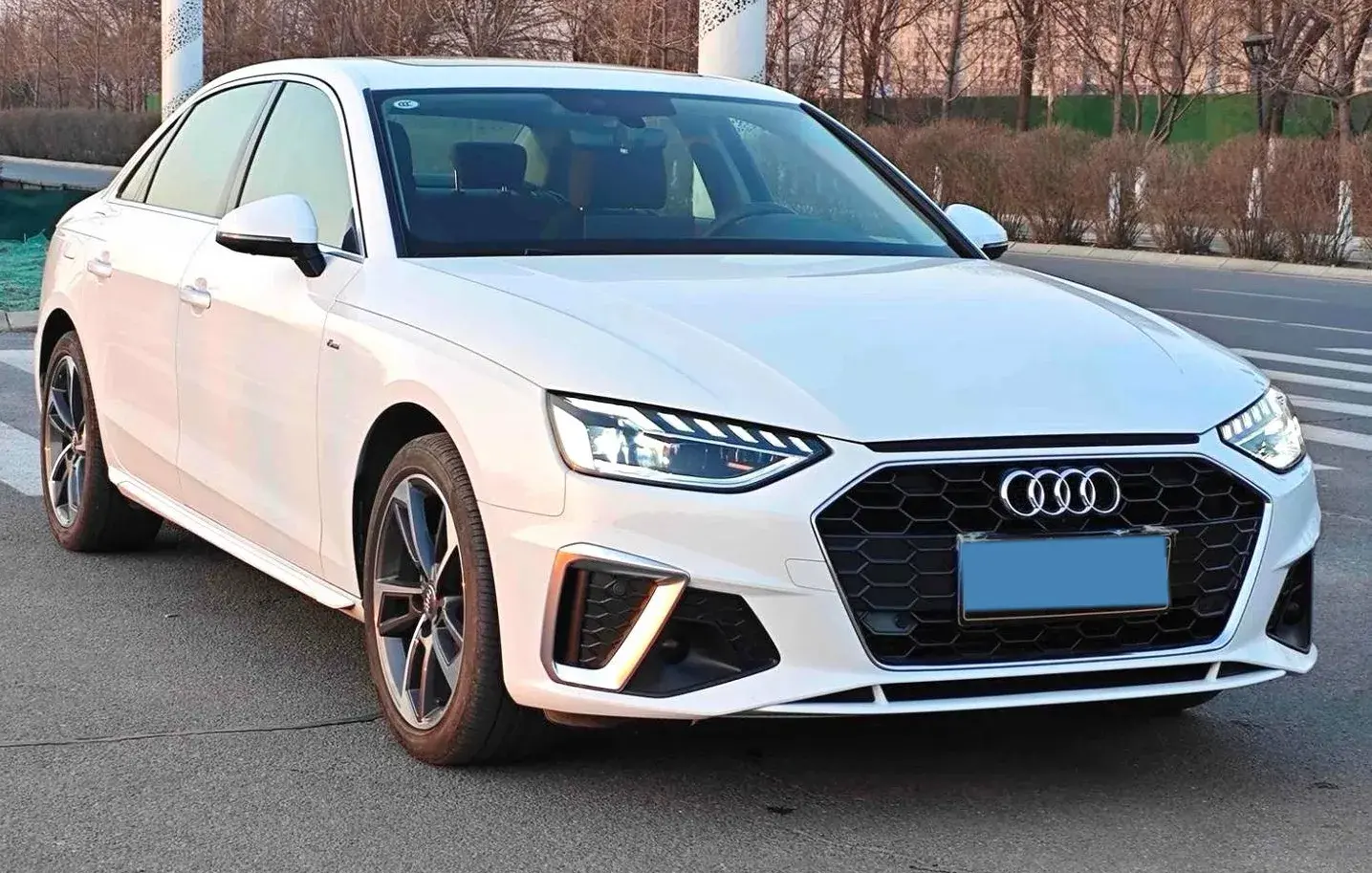 2020 AUDI A4L thumbnail 3