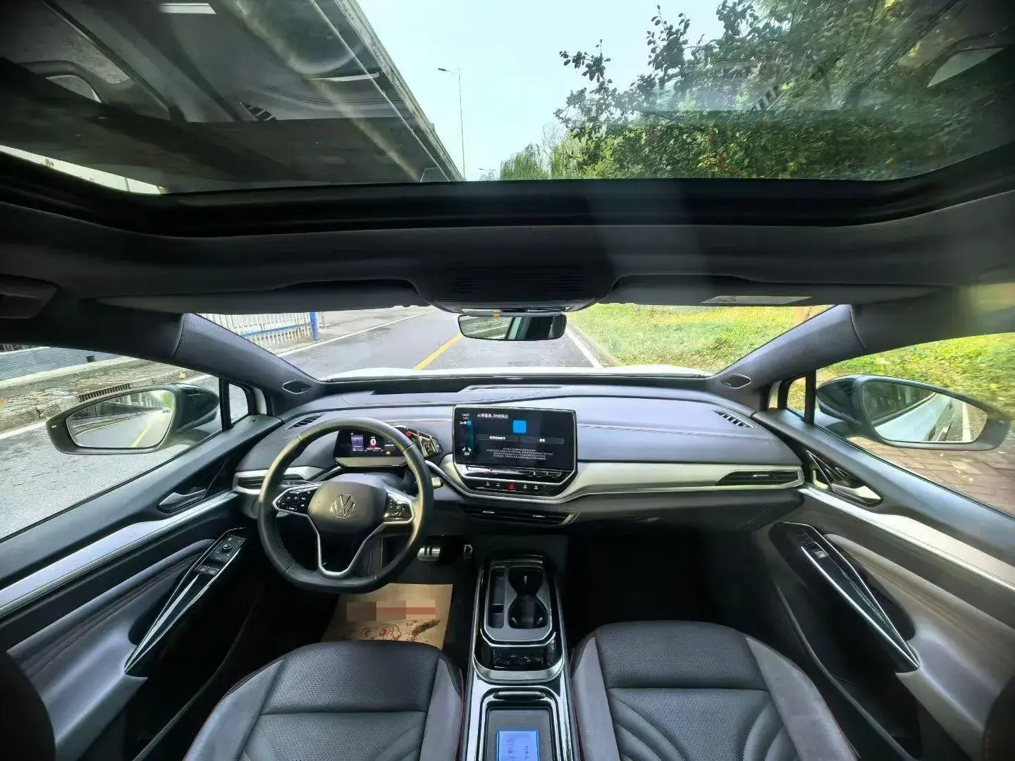 2024 VOLKSWAGEN ID.4 thumbnail 4