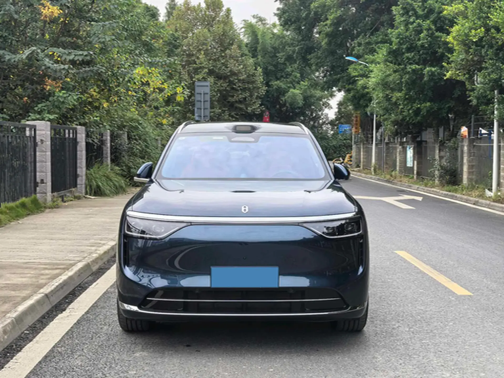 2025 AITO AITO thumbnail 2