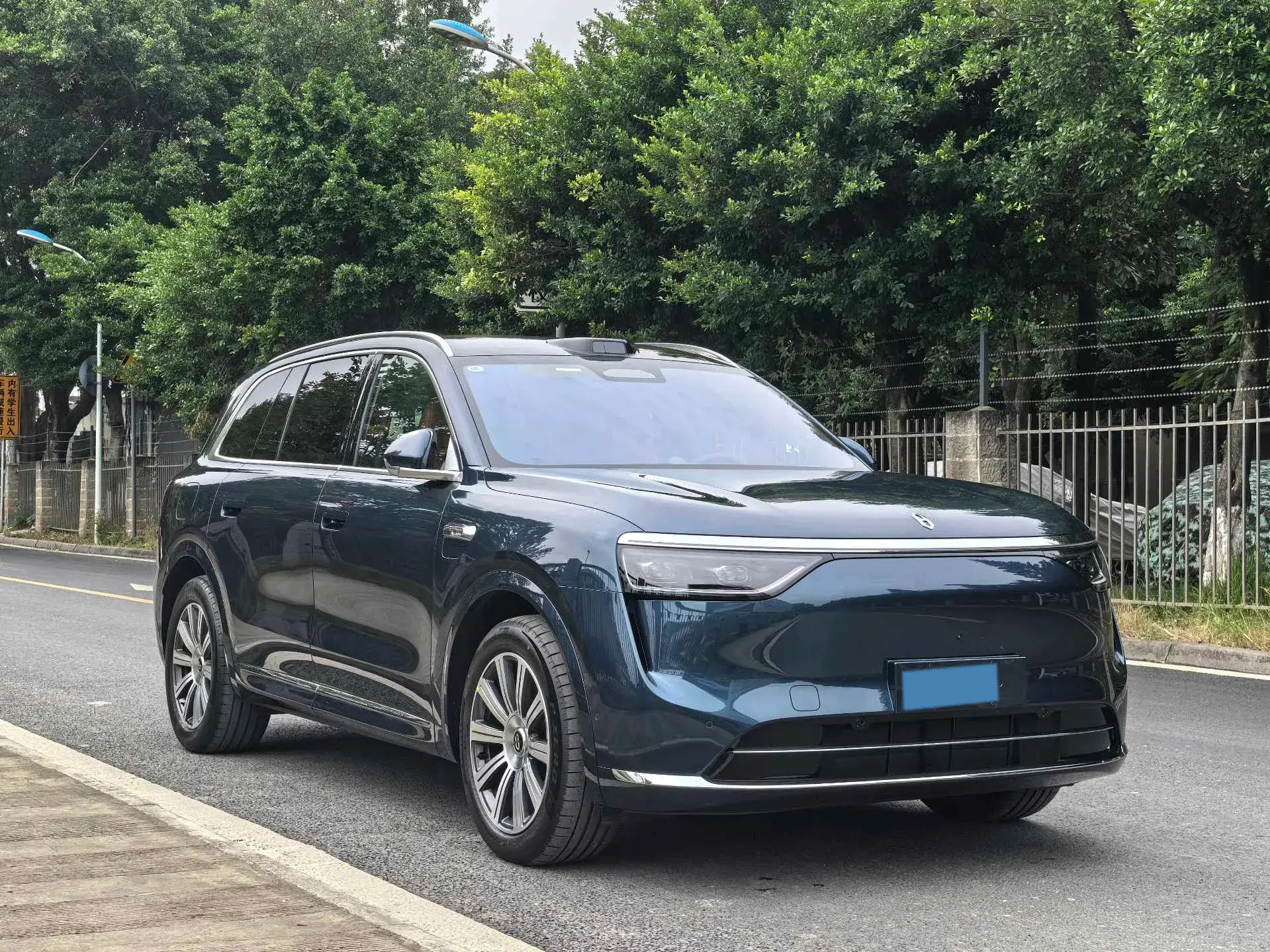 2025 AITO AITO thumbnail 3