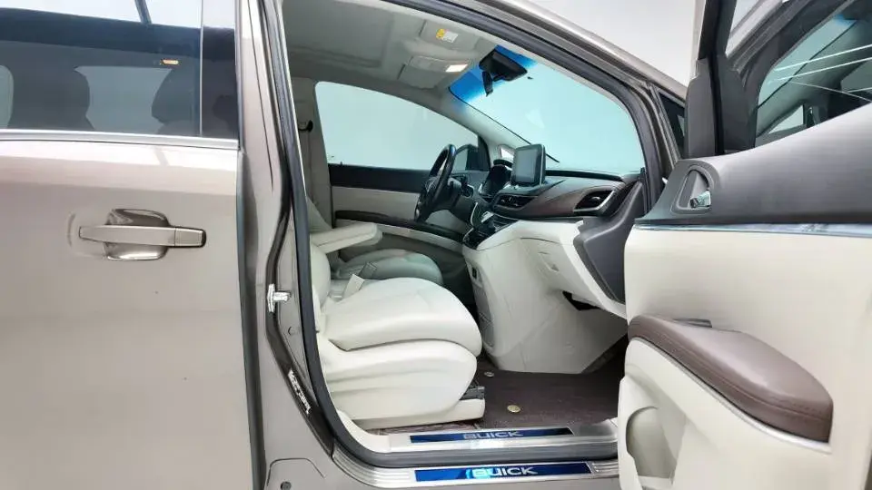 2022 BUICK GL8 thumbnail 4