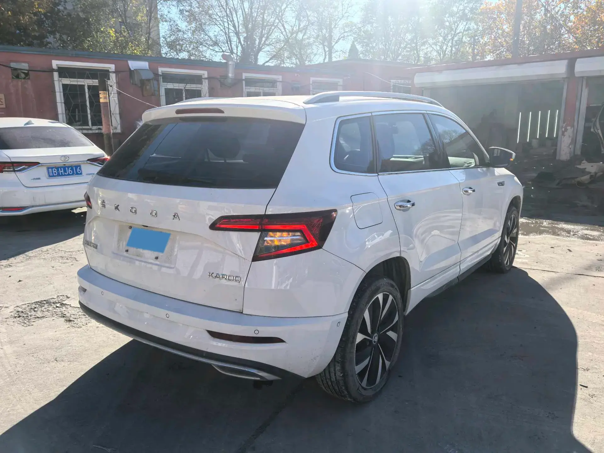 2022 SKODA KAROQ thumbnail 4