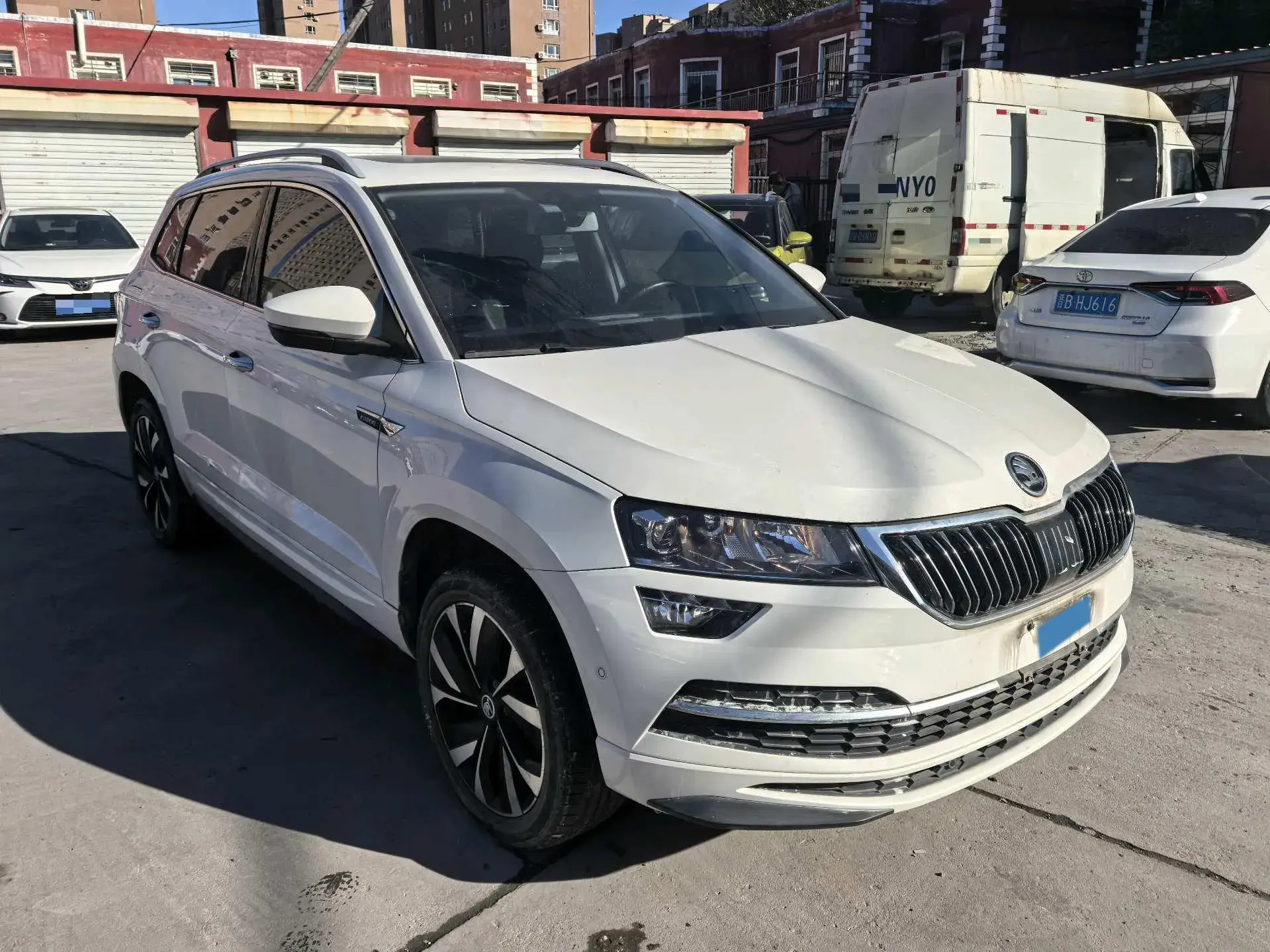 2022 SKODA KAROQ thumbnail 3