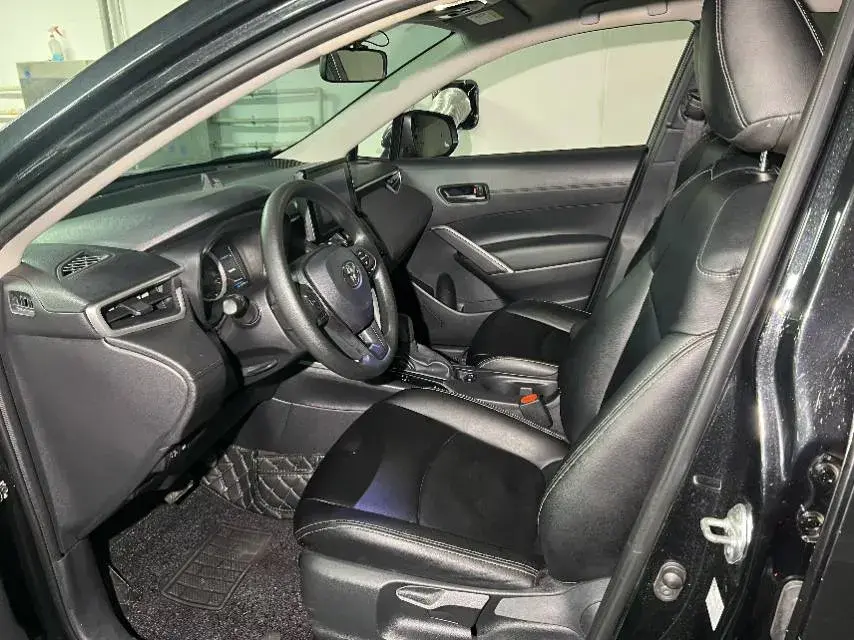 2023 TOYOTA COROLLA thumbnail 4