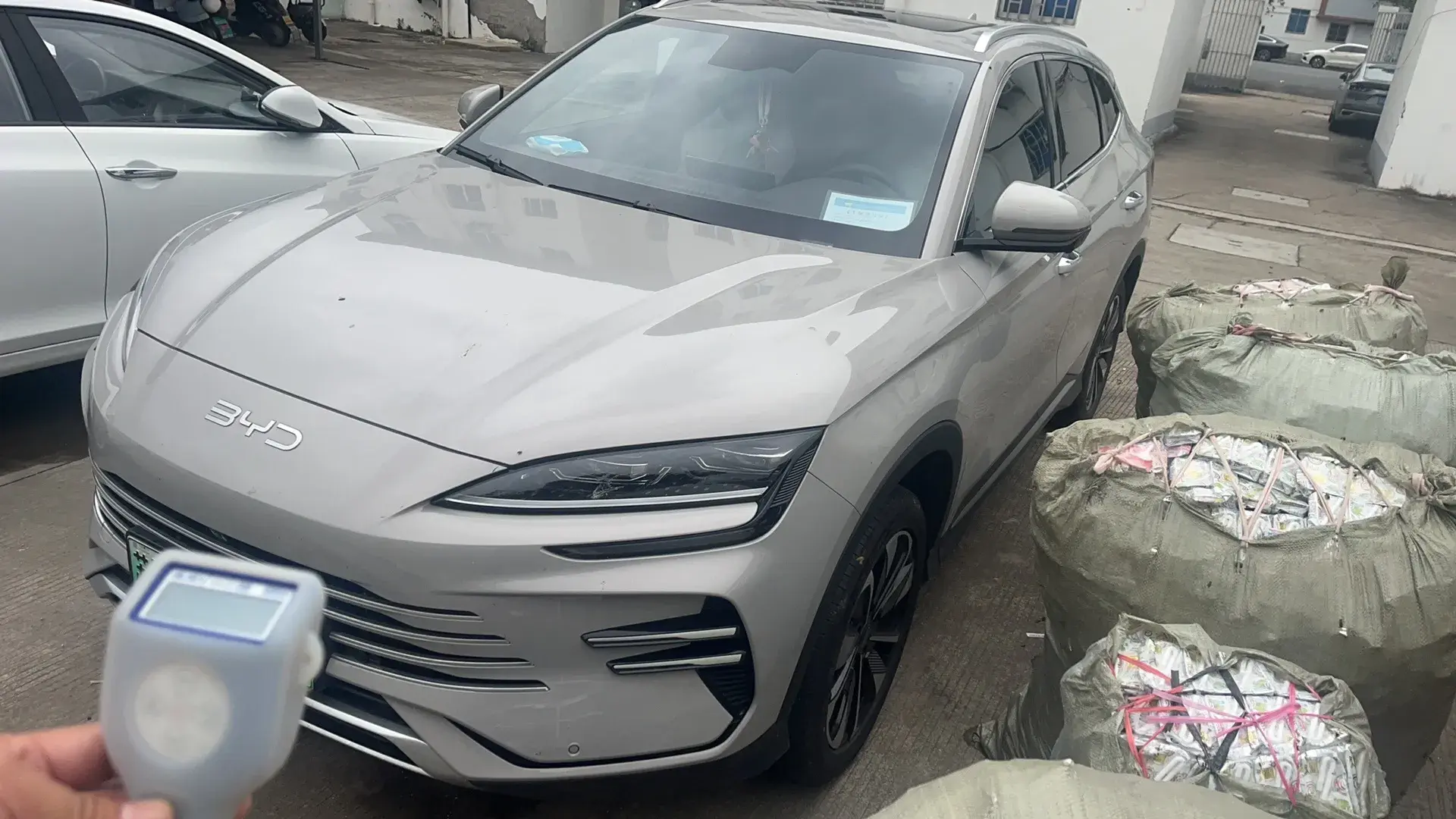 2024 BYD SONG view 1