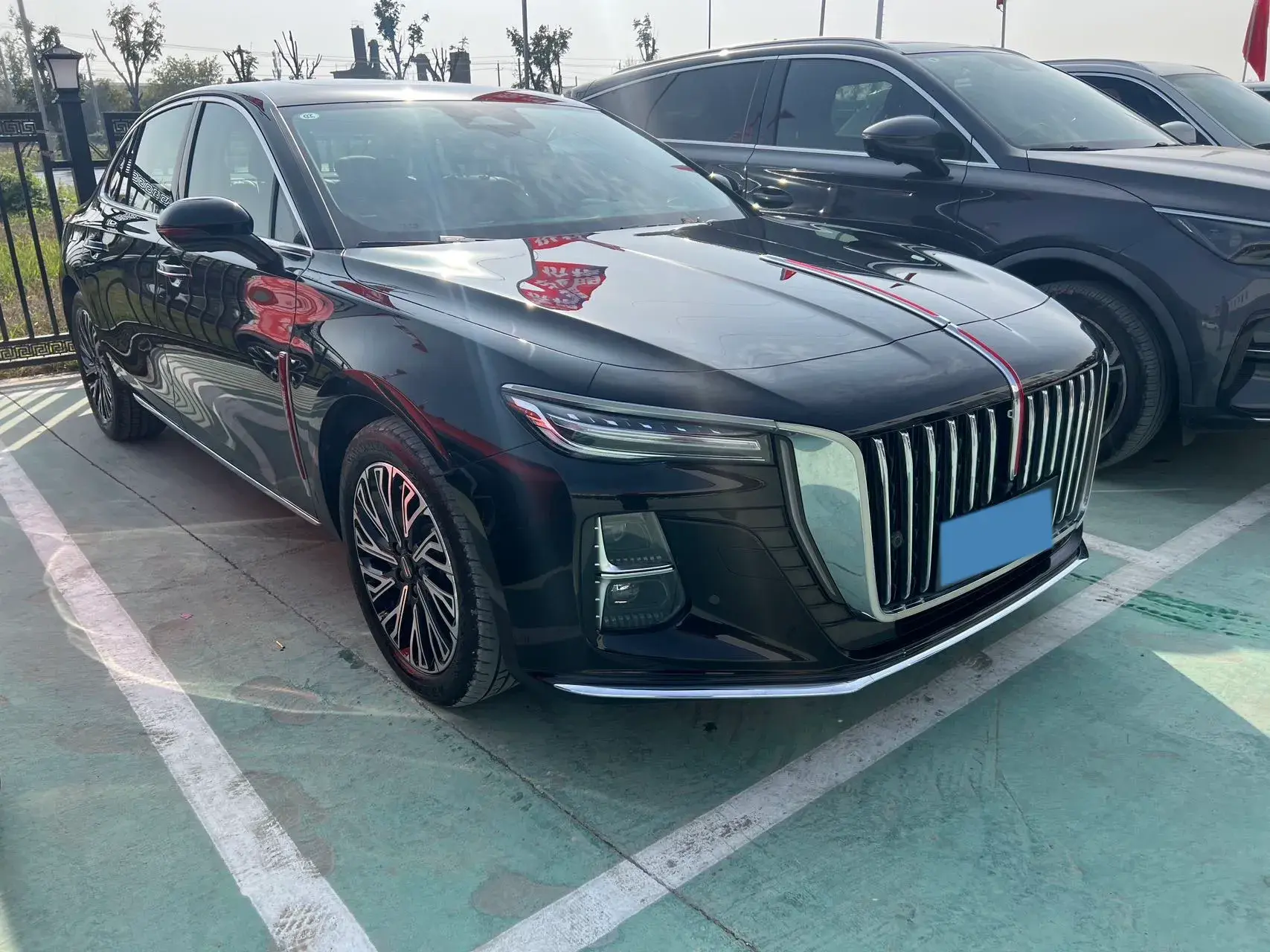 2024 HONGQI H5 thumbnail 3