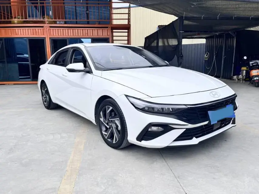 2022 HYUNDAI ELANTRA thumbnail 3