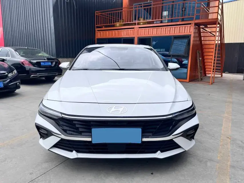 2022 HYUNDAI ELANTRA thumbnail 2